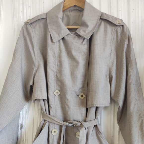Vintage Button up + belted trench coat - Picture 5 of 13